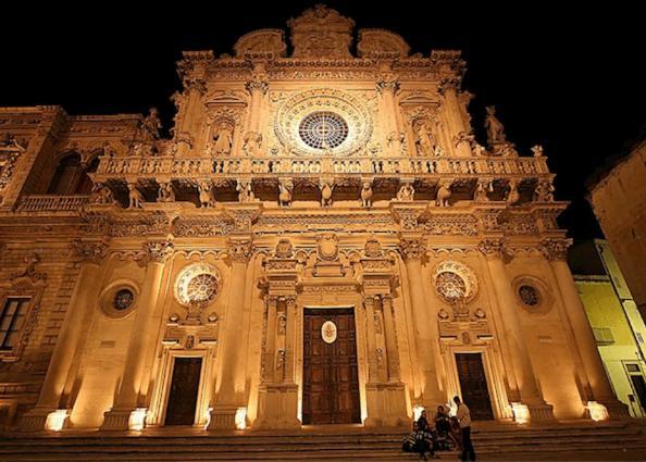 "Il Vecchio Salone" Appartamento In Pieno Centro Con Garage Privato Lecce Exteriör bild