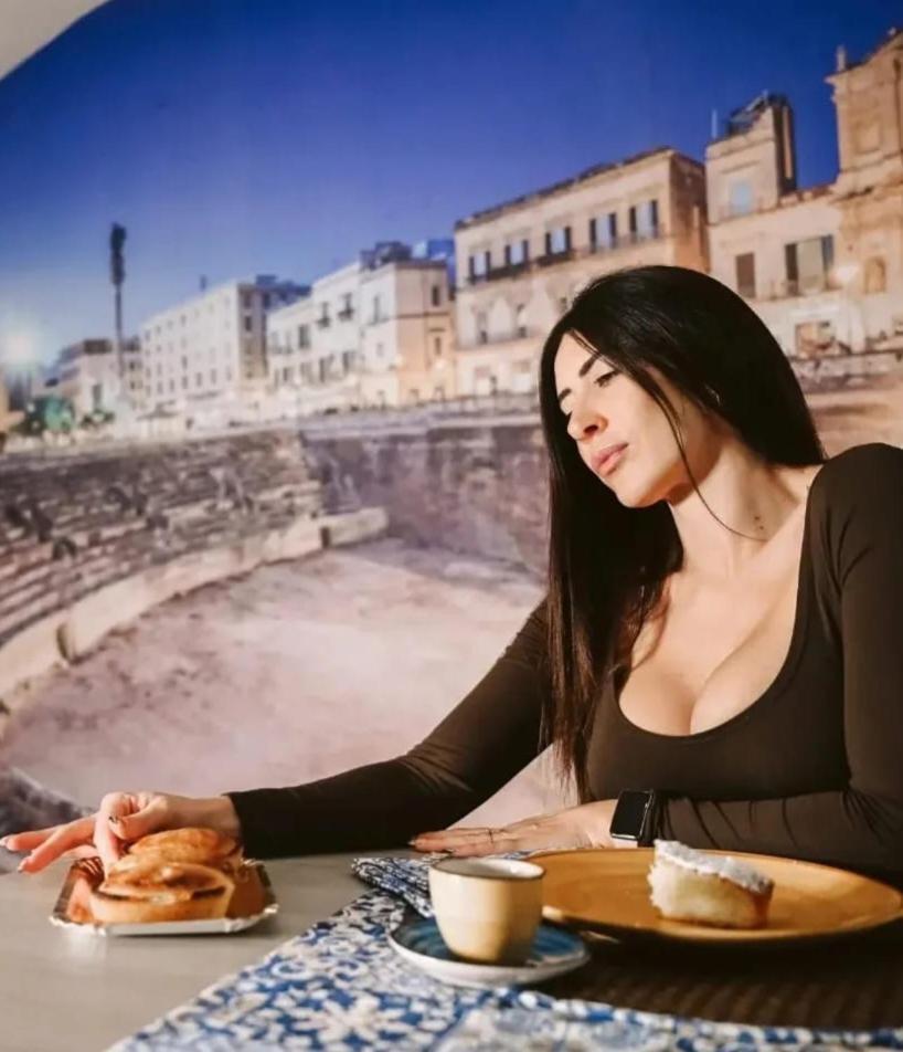 "Il Vecchio Salone" Appartamento In Pieno Centro Con Garage Privato Lecce Exteriör bild