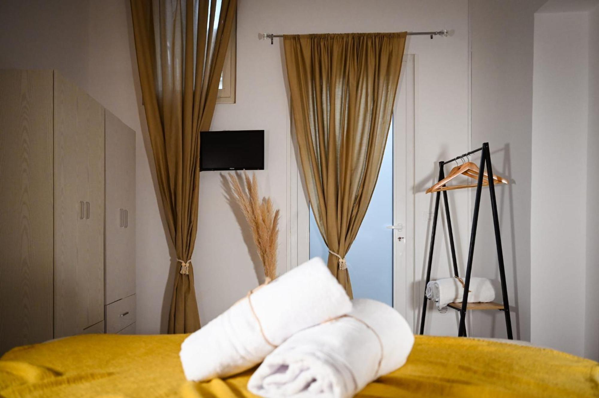 "Il Vecchio Salone" Appartamento In Pieno Centro Con Garage Privato Lecce Exteriör bild