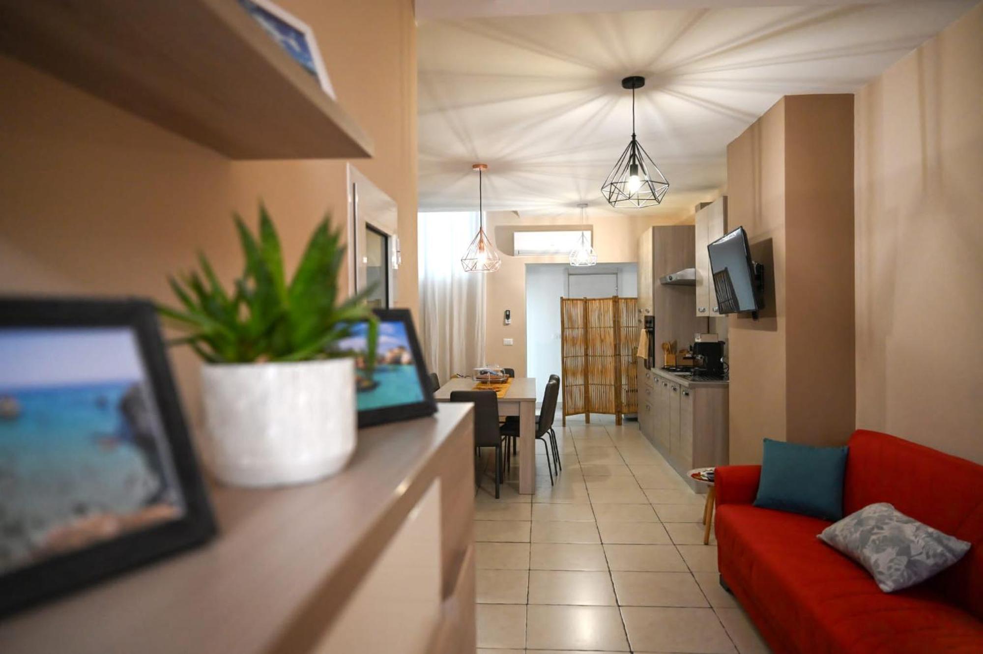 "Il Vecchio Salone" Appartamento In Pieno Centro Con Garage Privato Lecce Exteriör bild