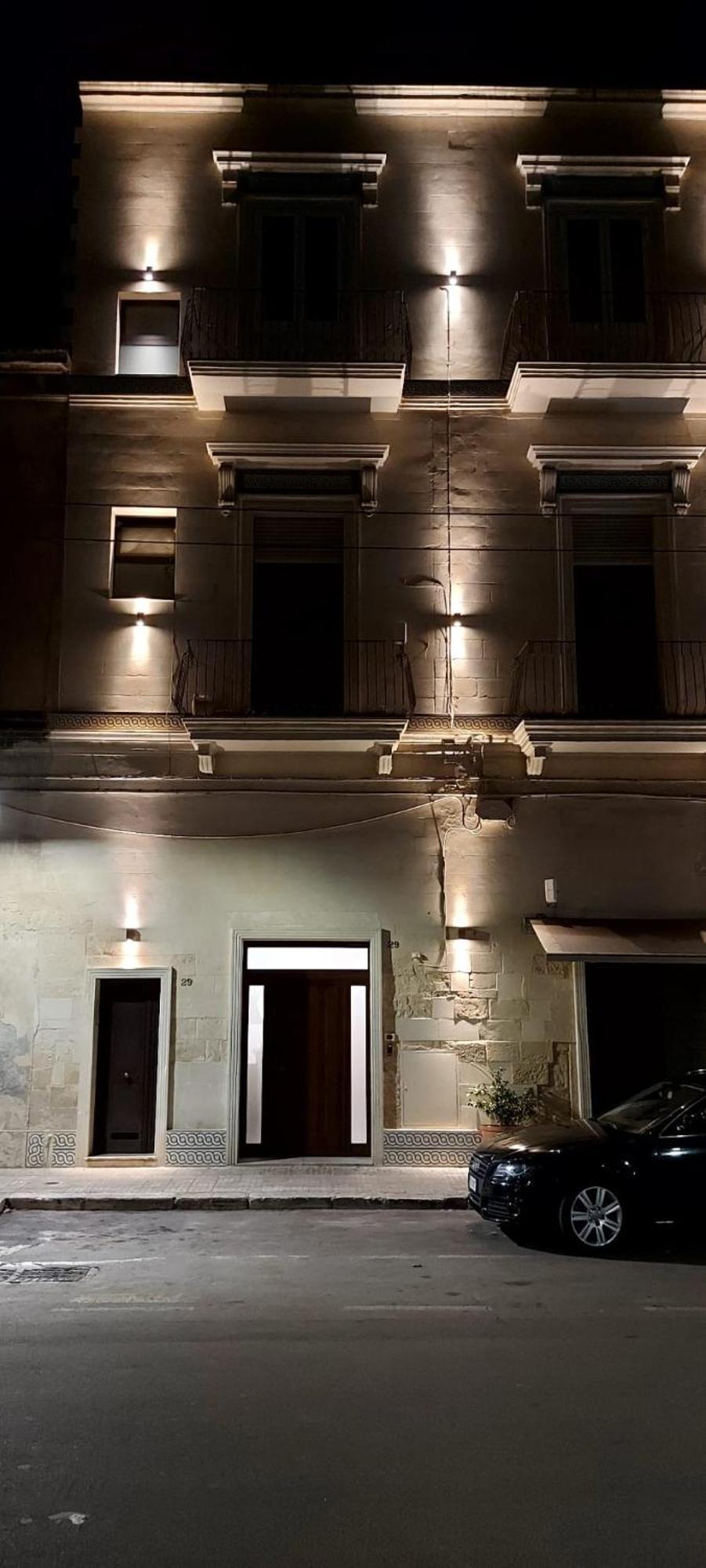 "Il Vecchio Salone" Appartamento In Pieno Centro Con Garage Privato Lecce Exteriör bild