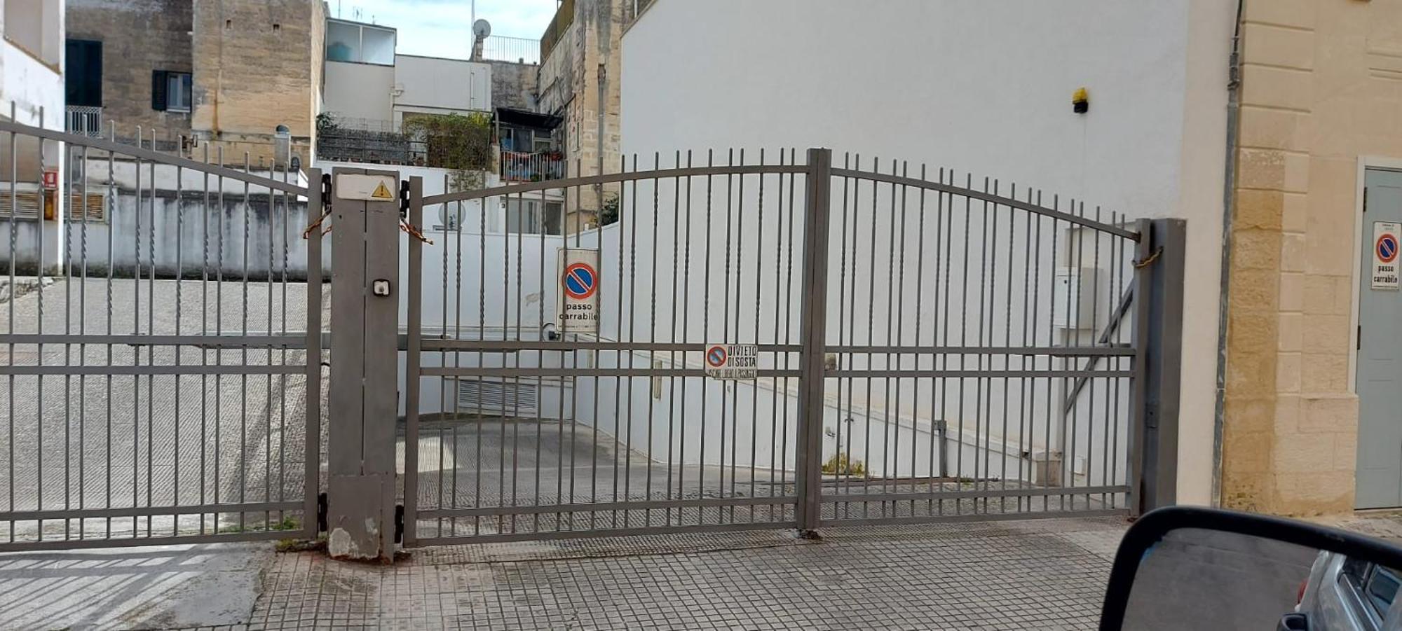 "Il Vecchio Salone" Appartamento In Pieno Centro Con Garage Privato Lecce Exteriör bild
