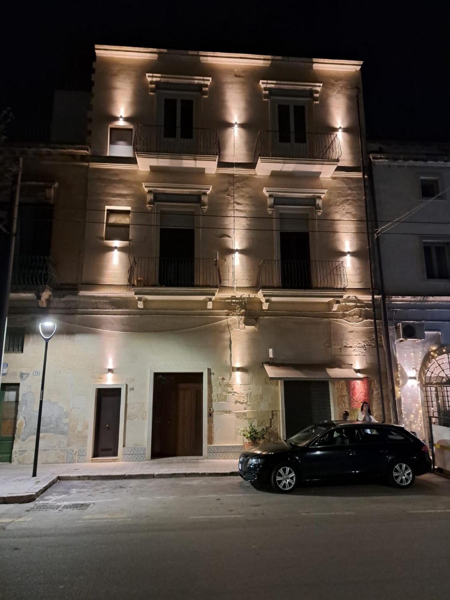 "Il Vecchio Salone" Appartamento In Pieno Centro Con Garage Privato Lecce Exteriör bild